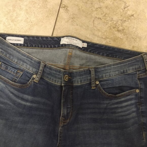 Torrid ankle skinny jeans - Picture 4 of 5